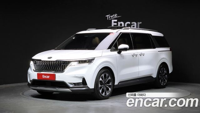 Kia Carnival 4-го поколения 7-Seater Signature - фото 0