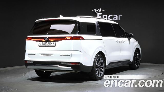 Kia Carnival 4-го поколения 7-Seater Signature - фото 1