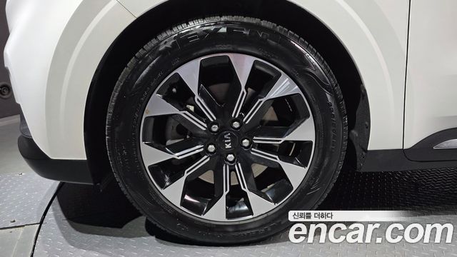 Kia Carnival 4-го поколения 7-Seater Signature - фото 4