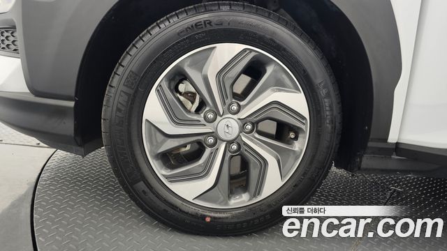 Hyundai Kona гибрид Smart Special - фото 4