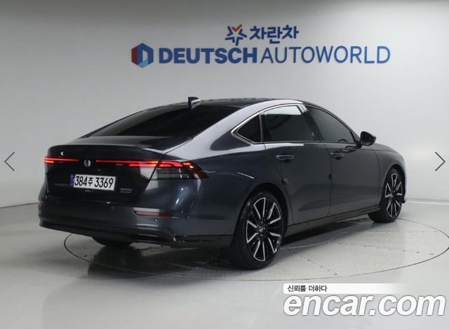 Honda Accord 11-го поколения 2.0 Hybrid Touring - фото 2