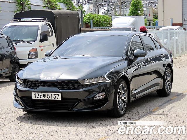 Kia K5 3-го поколения 2.0 Prestige - фото 1