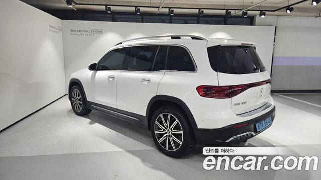 Mercedes-Benz EQB X243 EQB300 4MATIC AMG Line - фото 2