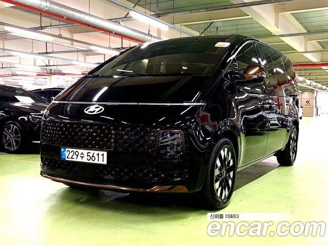 Hyundai Staria HEV 1.6 Lounge 7-Seater Inspiration - фото 0