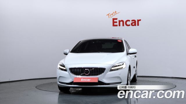 Volvo V40 D3 - фото 2