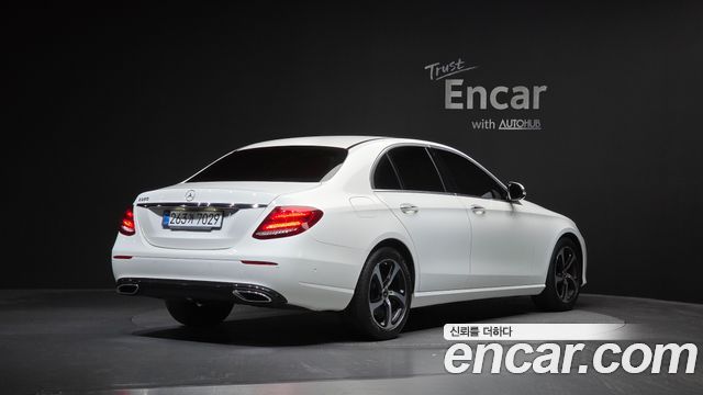 Mercedes-Benz E-Class W213 E250 Avantgarde - фото 1