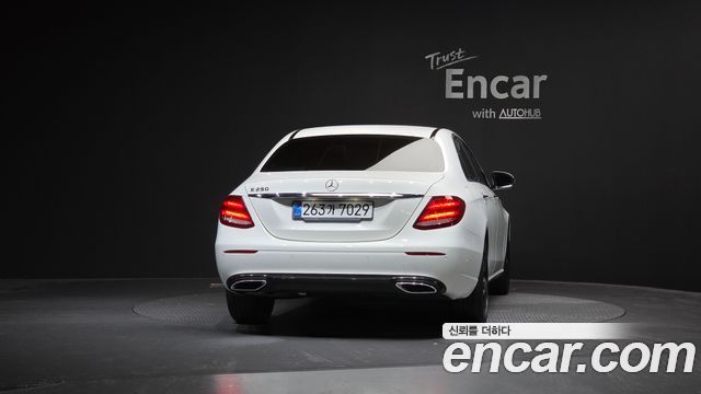 Mercedes-Benz E-Class W213 E250 Avantgarde - фото 3