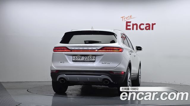 Lincoln MKC 2.0 AWD - фото 3