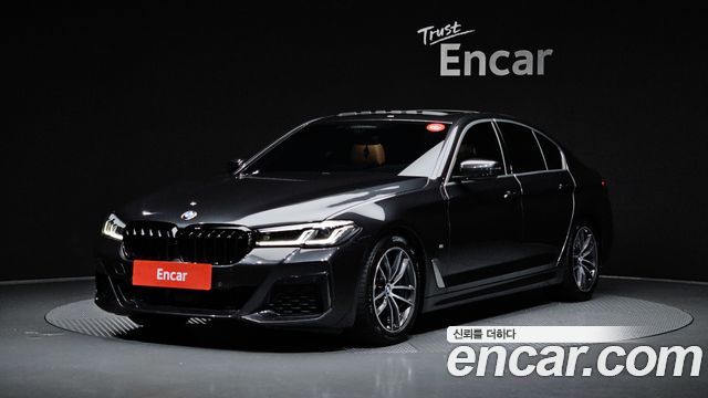 BMW 5-Series G30 520i M Sport - фото 0