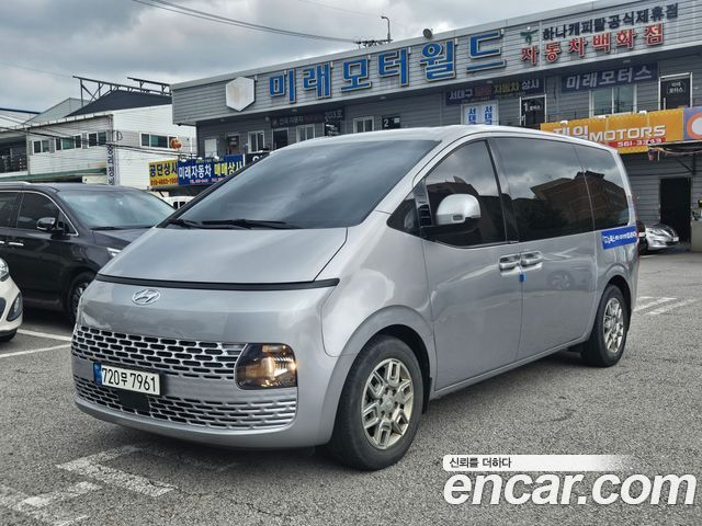Hyundai Staria Tourer 11-Seater Modern - фото 0