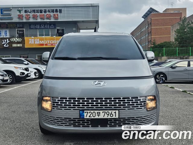 Hyundai Staria Tourer 11-Seater Modern - фото 1