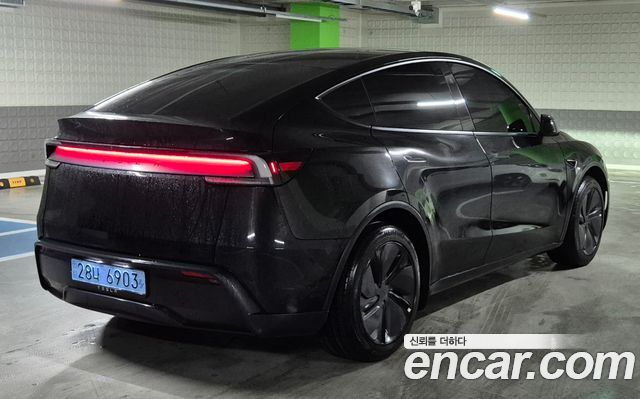 Tesla Model Y Premium RWD - фото 3
