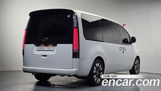 Hyundai Staria Lounge 7-Seater Inspiration - фото 1