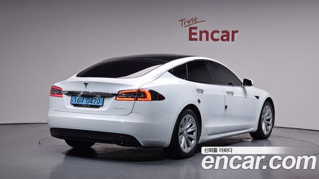 Tesla Model S Long Range - фото 1
