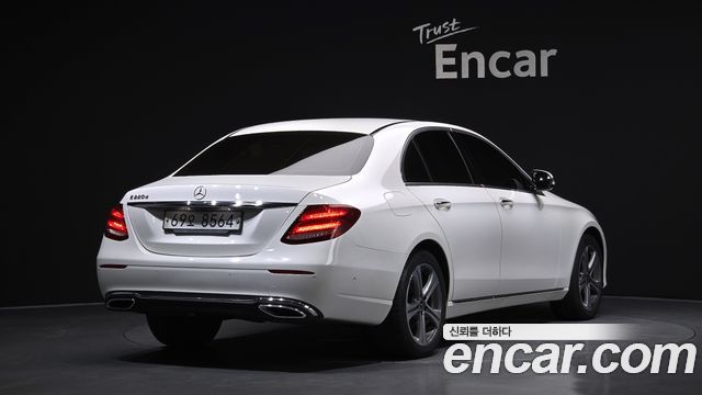 Mercedes-Benz E-Class W213 E220d Avantgarde - фото 1