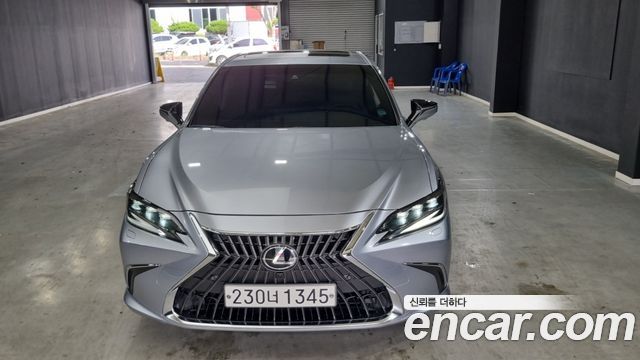 Lexus ES 7-го поколения Executive - фото 0