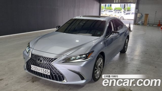 Lexus ES 7-го поколения Executive - фото 1