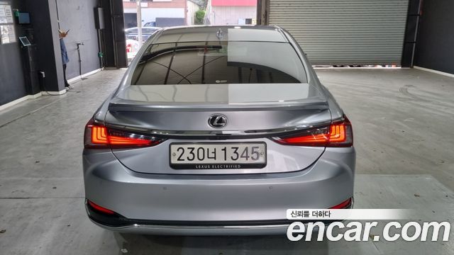 Lexus ES 7-го поколения Executive - фото 2