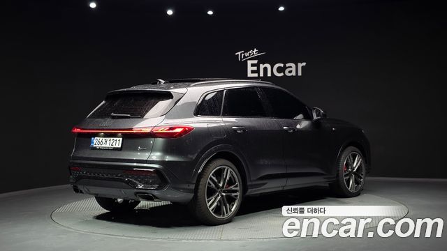 Audi Q5 45 TFSI Quattro S Line Black Ediiton - фото 1