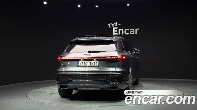 Audi Q5 45 TFSI Quattro S Line Black Ediiton - фото 3