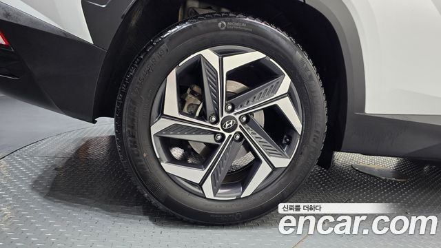 Hyundai Tucson NX4 Gasoline 1.6 Turbo 2WD Inspiration - фото 4