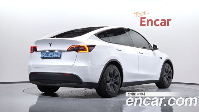 Tesla Model Y RWD - фото 0