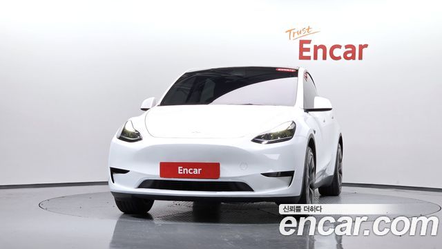 Tesla Model Y RWD - фото 1