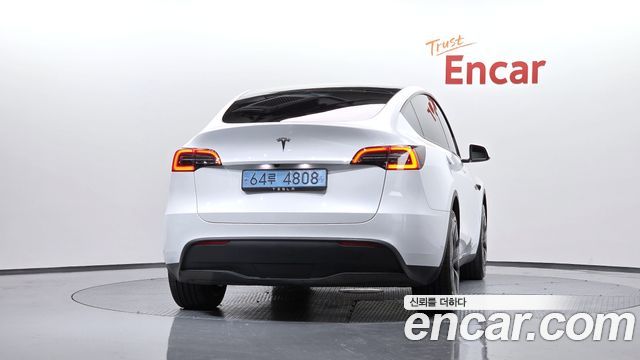 Tesla Model Y RWD - фото 2