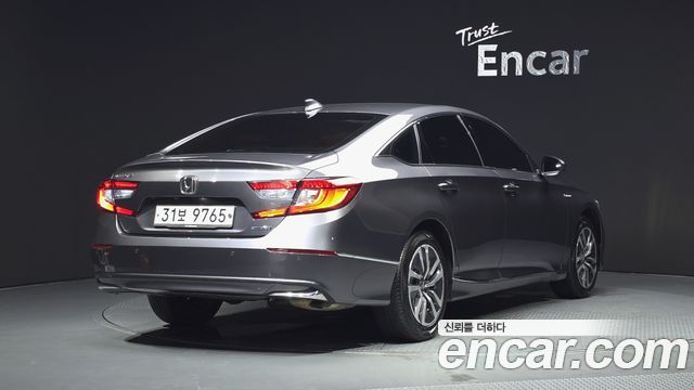 Honda Accord 10-го поколения 2.0 Hybrid EX-L - фото 1