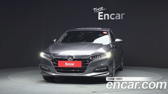 Honda Accord 10-го поколения 2.0 Hybrid EX-L - фото 2