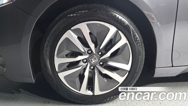 Honda Accord 10-го поколения 2.0 Hybrid EX-L - фото 4