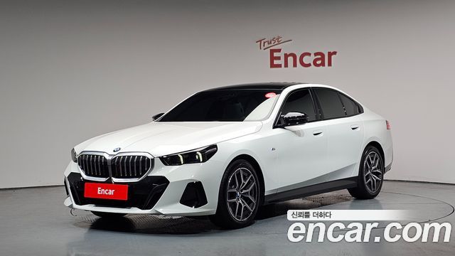 BMW 5-Series G60 520i M Sport - фото 0