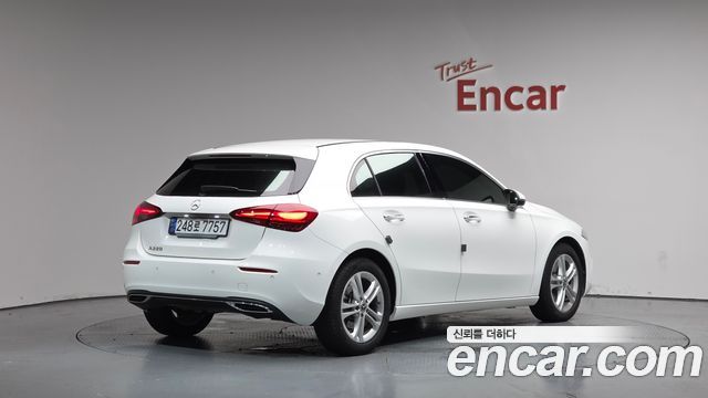 Mercedes-Benz A-Class W177 A220 Hatchback - фото 0