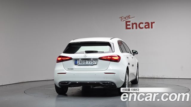 Mercedes-Benz A-Class W177 A220 Hatchback - фото 2
