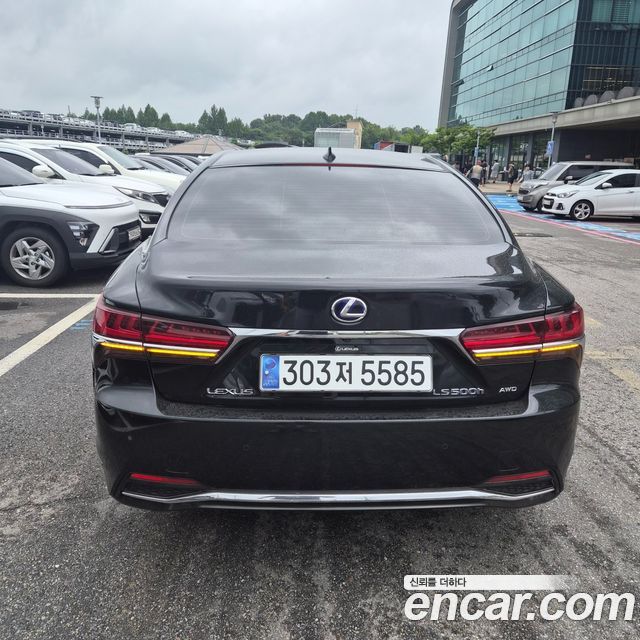 Lexus LS 5-го поколения 3.5 Platinum AWD - фото 1