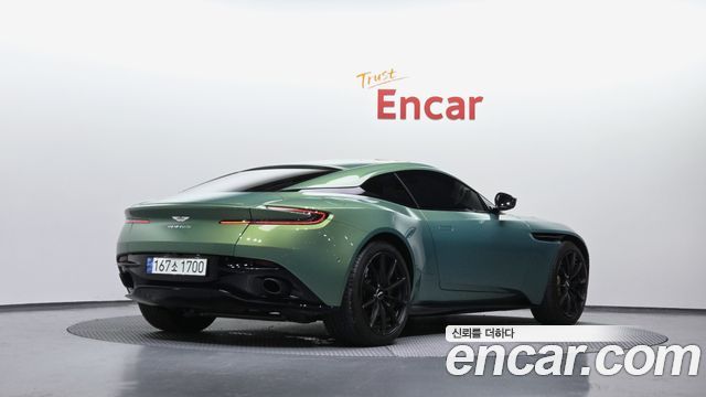 Aston Martin DB11 5.2 V12 Coupe AMR - фото 0
