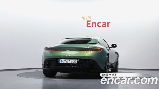 Aston Martin DB11 5.2 V12 Coupe AMR - фото 2