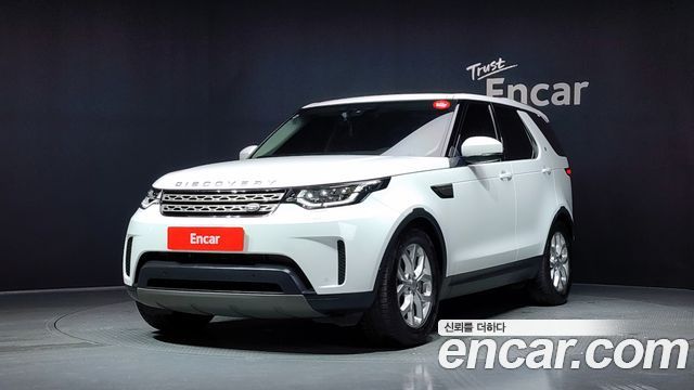 Land Rover Discovery 3.0 SD6 SE - фото 0