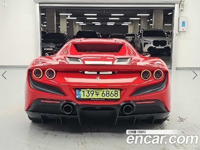 Ferrari F8 3.9 V8 - фото 2
