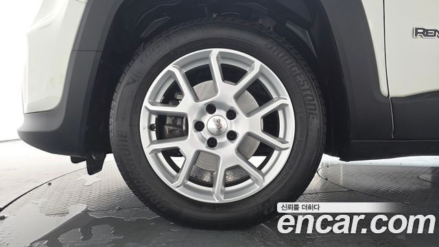 Jeep Renegade 2.4 Limited - фото 4
