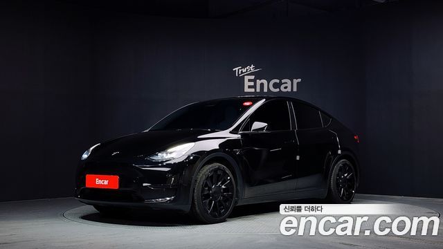 Tesla Model Y RWD - фото 0