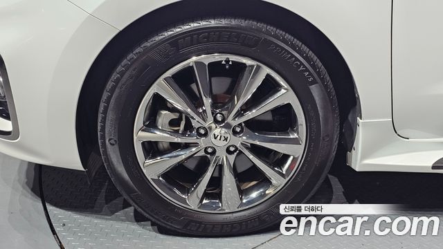 Kia Carnival Новый 9-Seater Prstige - фото 4