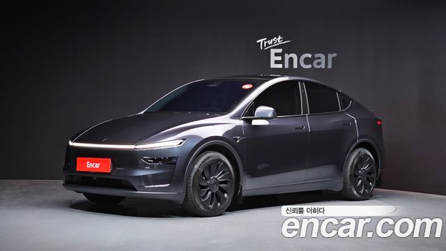 Tesla Model Y RWD - фото 0