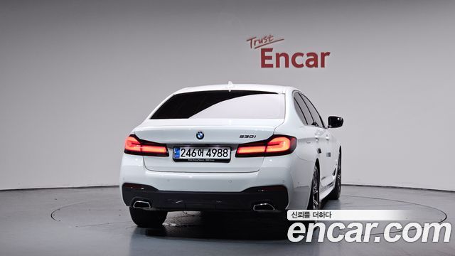 BMW 5-Series G30 530i M Sport Package - фото 2