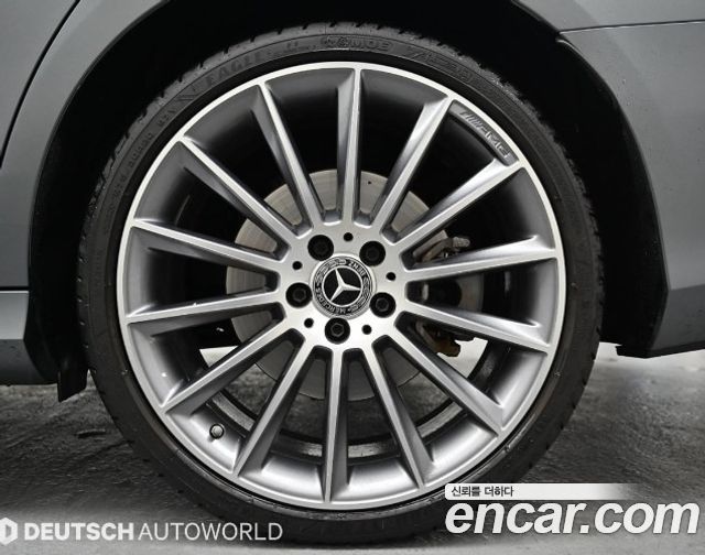 Mercedes-Benz E-Class W213 E350 4MATIC AMG Line - фото 4