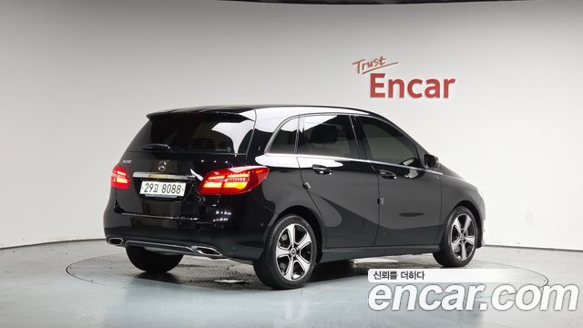 Mercedes-Benz B-Class W246 B220 - фото 0