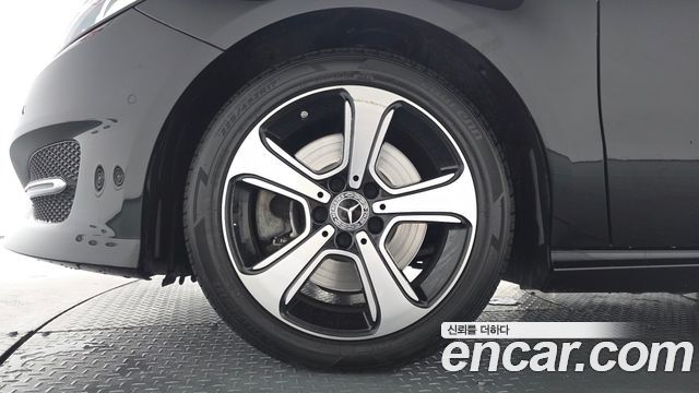 Mercedes-Benz B-Class W246 B220 - фото 3