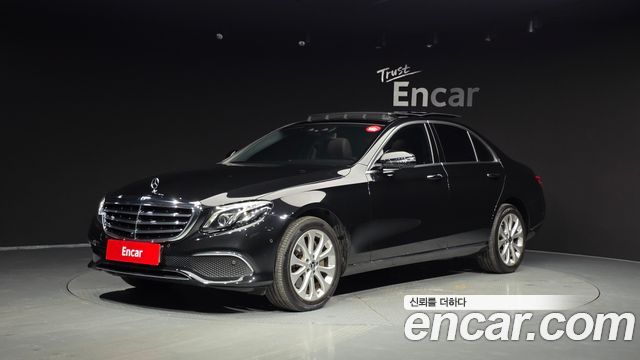 Mercedes-Benz E-Class W213 E300 4MATIC Exclusive - фото 0