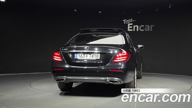 Mercedes-Benz E-Class W213 E300 4MATIC Exclusive - фото 3