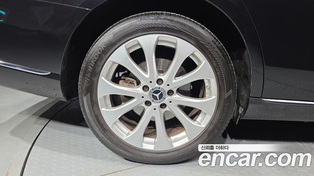 Mercedes-Benz E-Class W213 E300 4MATIC Exclusive - фото 4